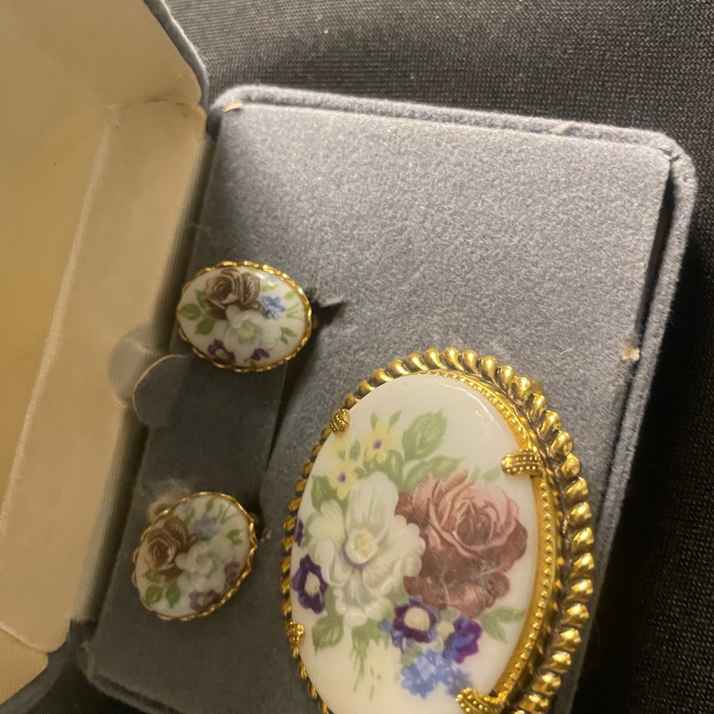 Gold and White Floral Brooch